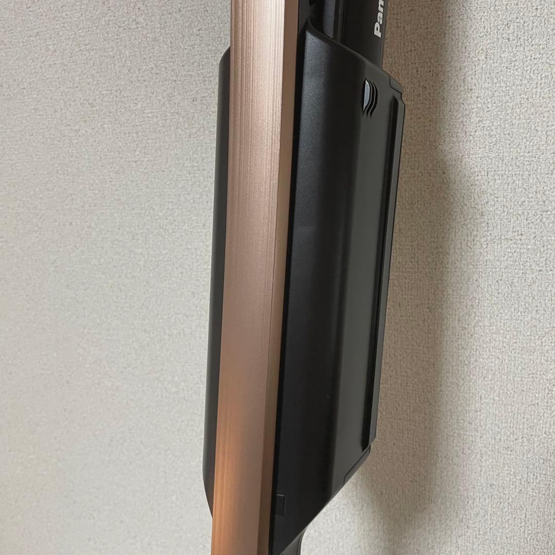 Panasonic　コードレススティック掃除機　MC-PBP101J