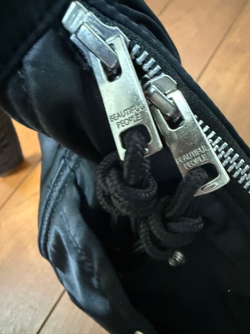 beautiful people NYLONショルダーバッグ/三日月バッグ