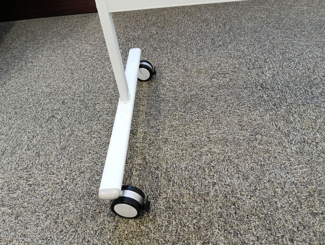 ●絶対お得です/引き取りで6500円//大型ホワイトボード 移動可能 スチール製