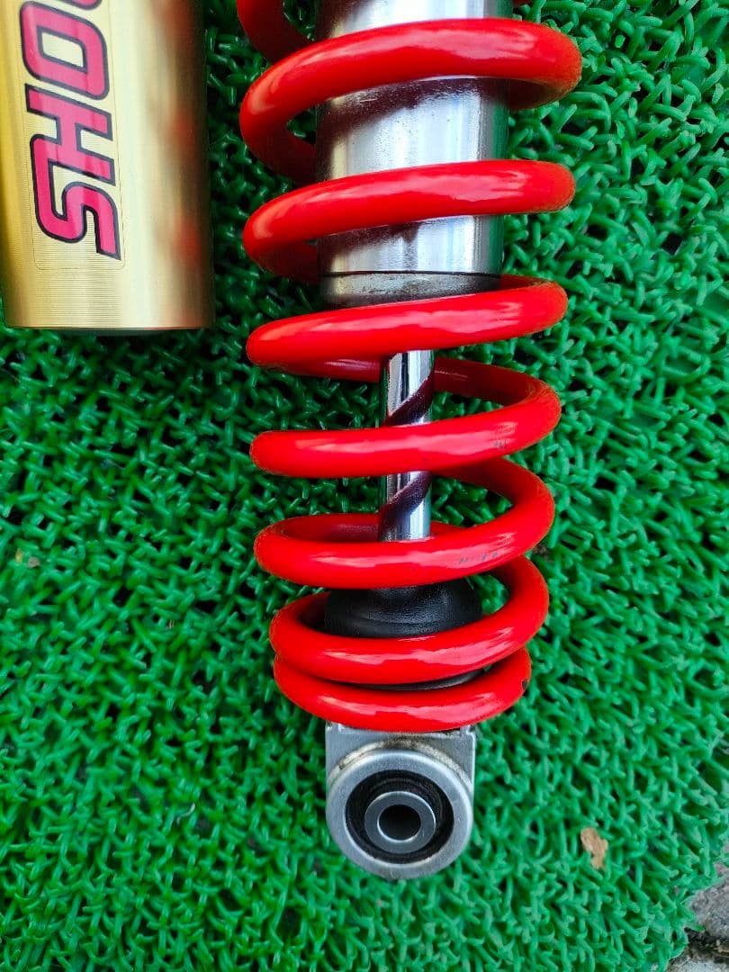 CB1300SF リアサスペンション 左右 SHOWA 純正 SC40 品薄