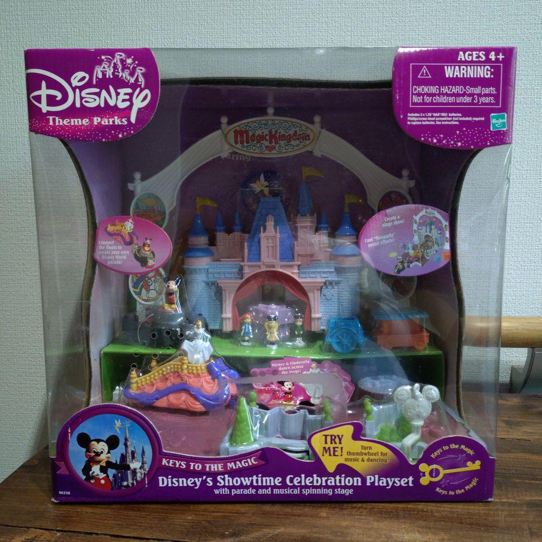 ディズニー　プレイセット　マジックキングダム　ミニー　ミッキー　フィギュア