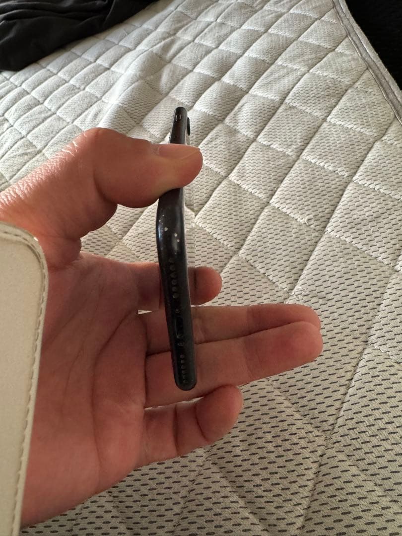 携帯電話本体 iPhoneSE2 128GB