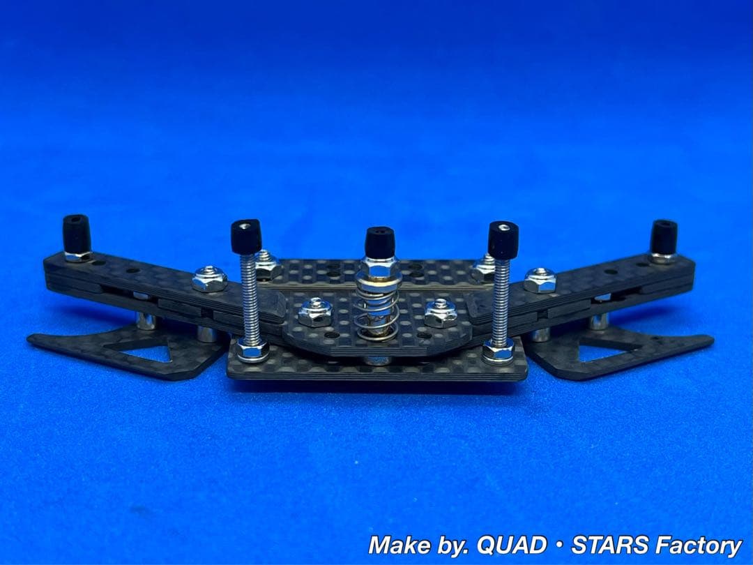 【ミニ四駆・MS用】１軸リヤアンカー　ブラックアウト／カーボン【19mm対応】