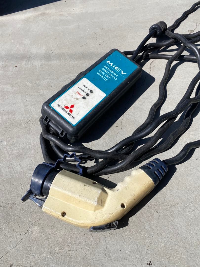 Mitsubishi MIEV 専用充電器 200V 三菱　電気自動車