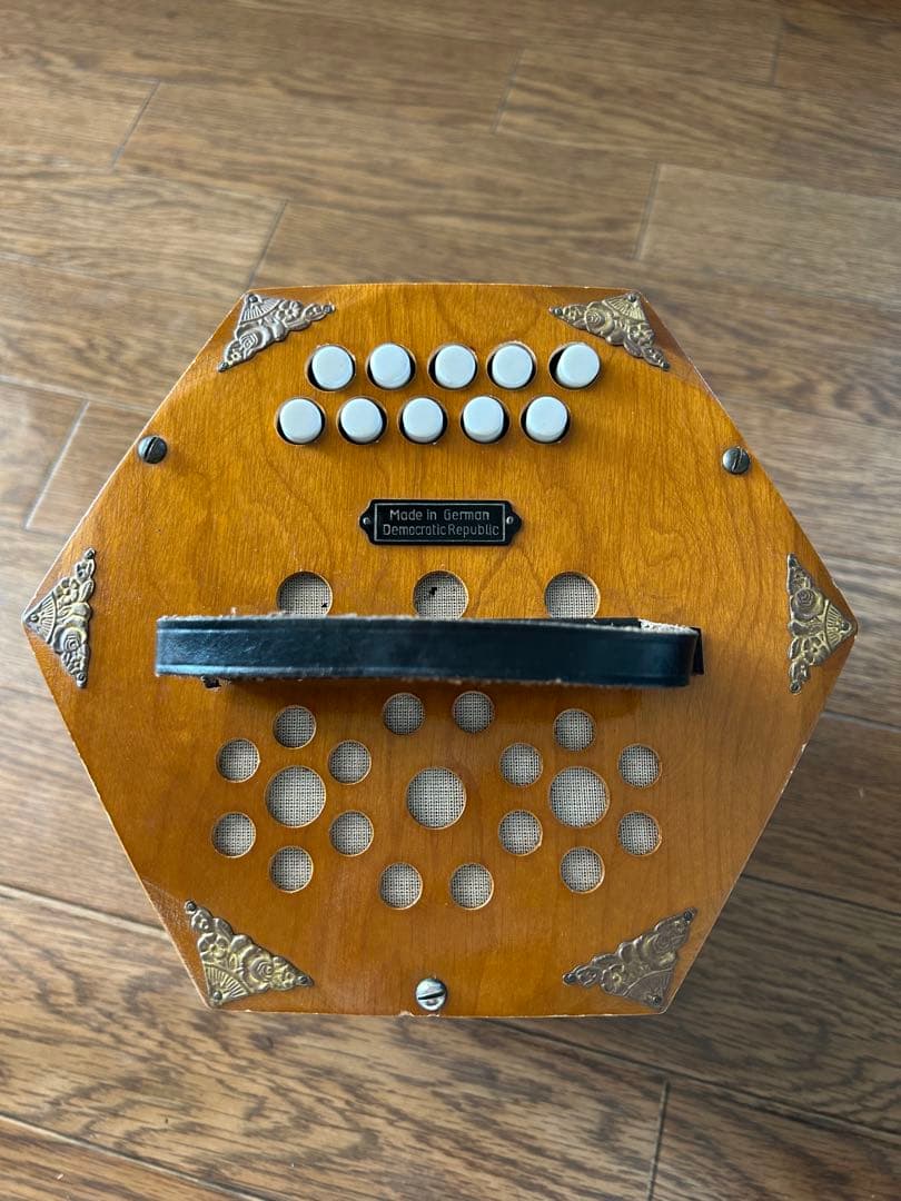 コンサーティーナ