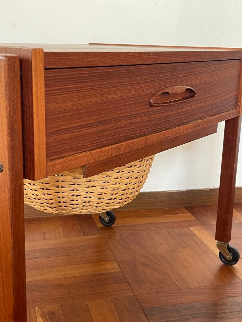 北欧 デンマーク ヴィンテージ チーク オイルフィニッシュ ソーイング ワゴン