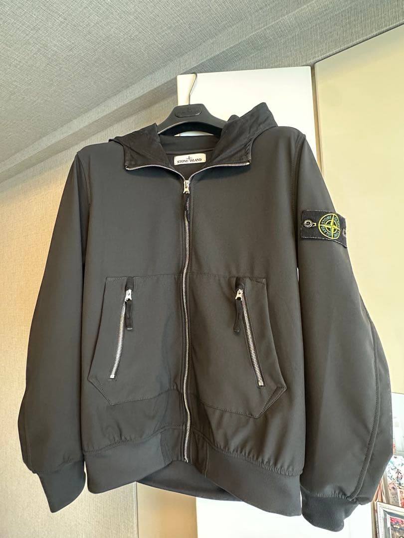 Stone  ブラック ジャンパー　Mサイズ　ハンガー付