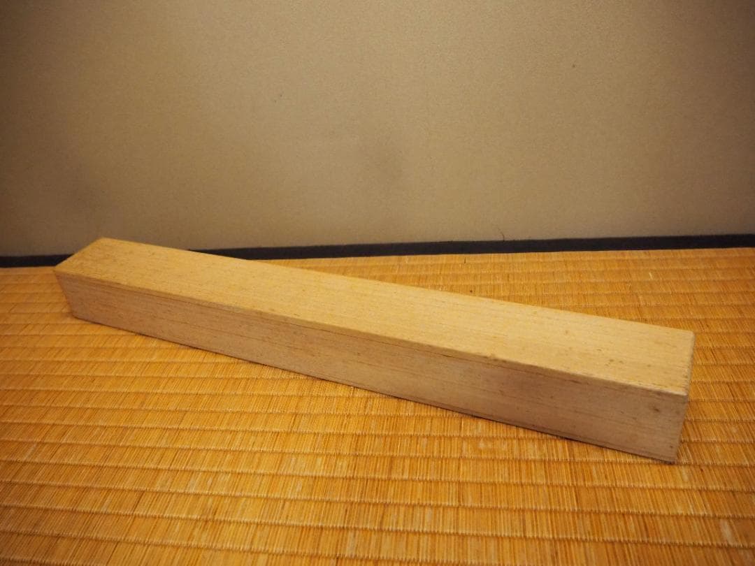 表千家13世即中斎宗左自筆『炉開茶碗図』掛軸（共箱）