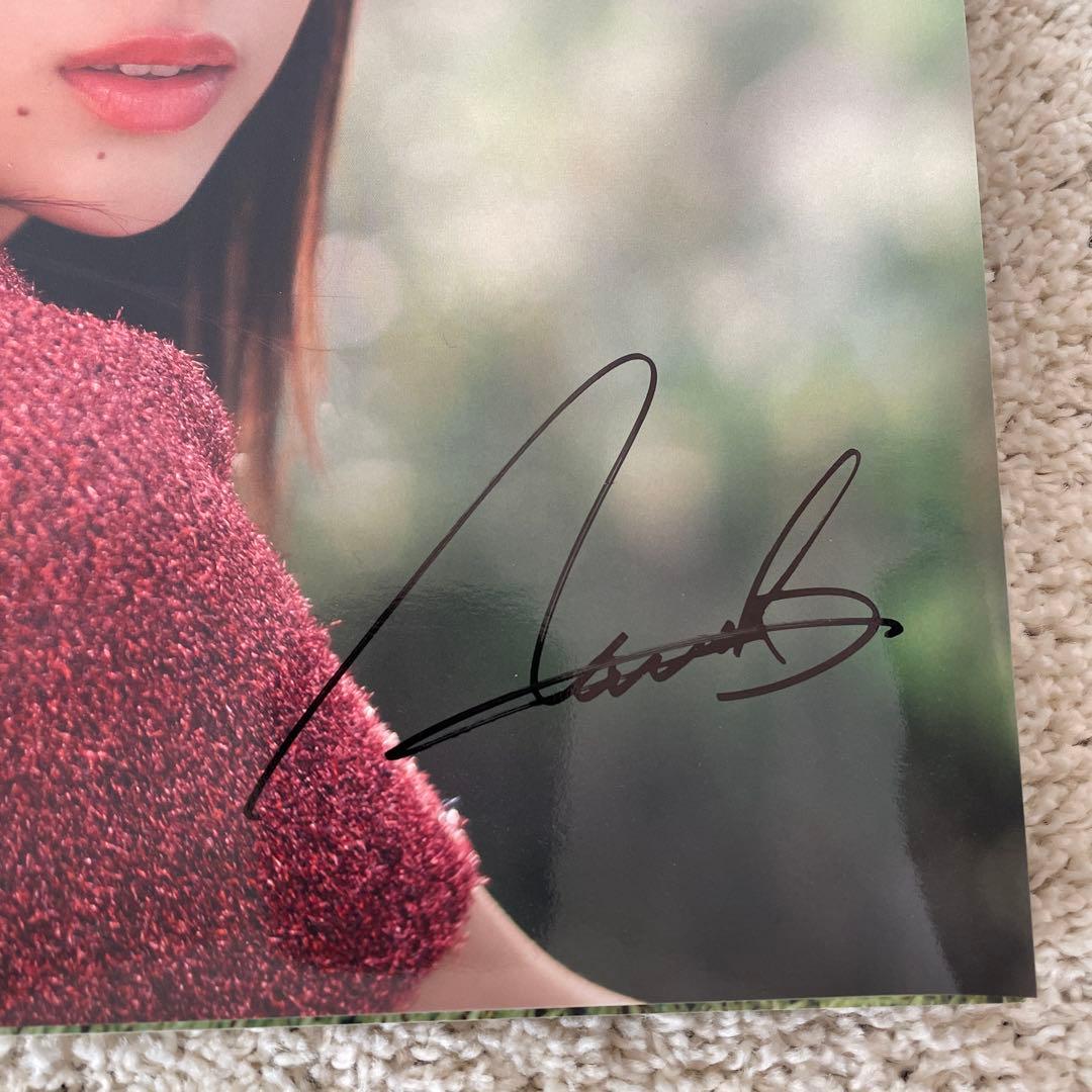 出口夏希 カレンダー 2025サイン入り