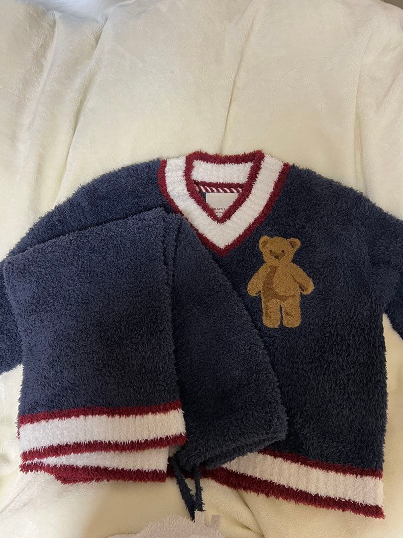 ジェラートピケ テディベア刺繍ネイビーVネック