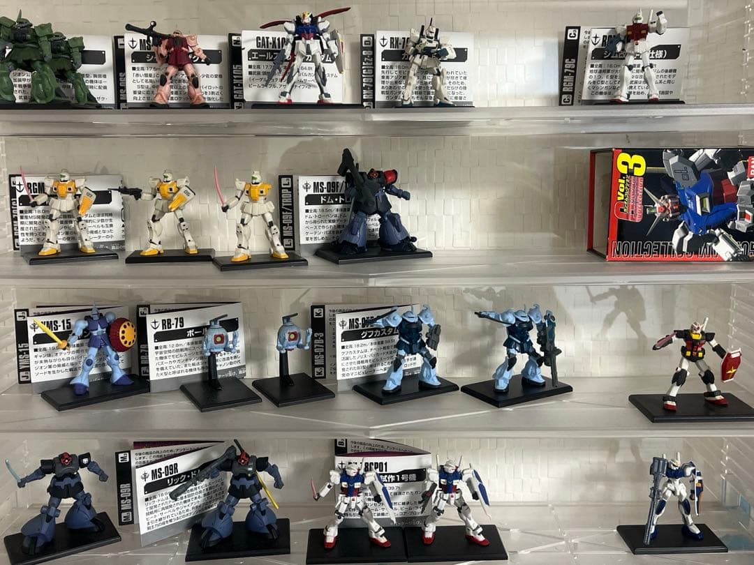 バンダイのガンダムコレクション1/400 フィギア約300体（バラ売り不可）