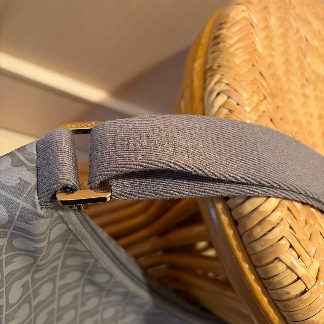 ゲラルディーニ　グレー ショルダーバッグ