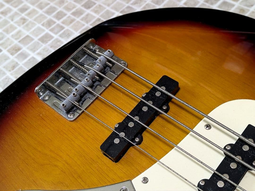 BUSKERS バスカーズ ベース エレキベース サンバースト ジャズベース