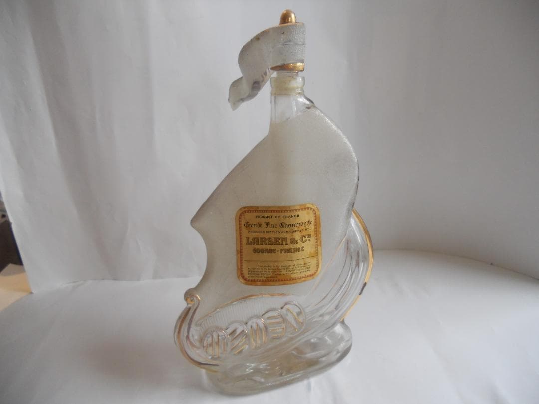 ラーセン シップ ヴィンテージ 空瓶 超希少 貴重 LARSEN 年代物 です。