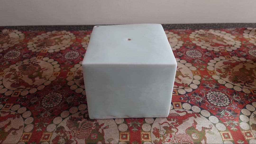 上田恒次氏白磁角水指