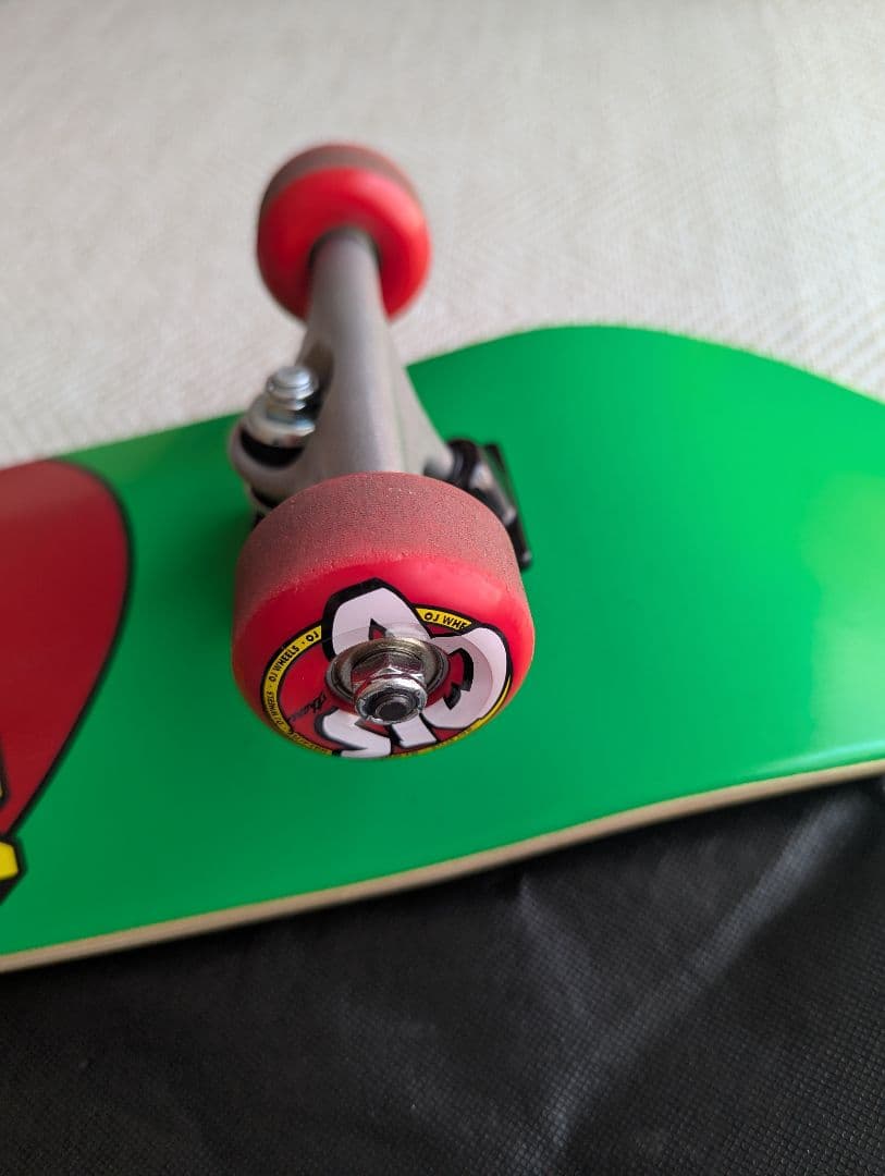 ☆ヨクサル☆【送料込み】　サンタクルーズ　スケボー