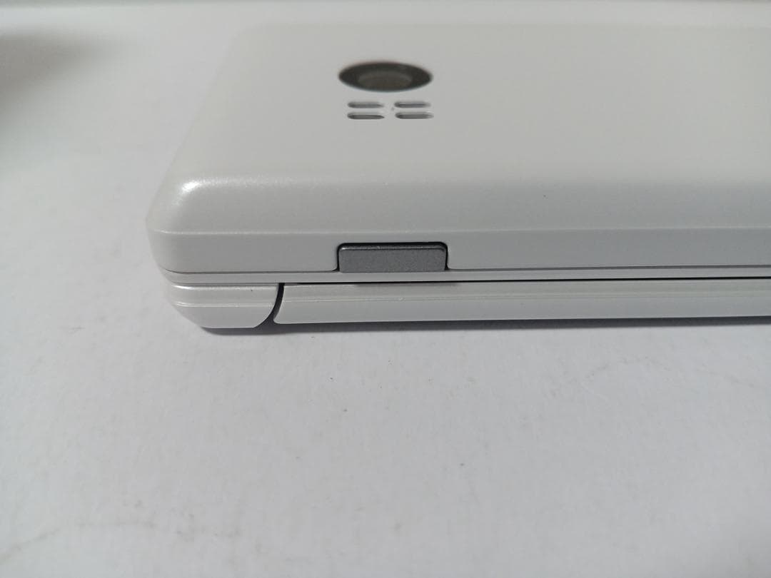 ☆ Y!mobile AQUOS ケータイ4 A206SH ホワイト