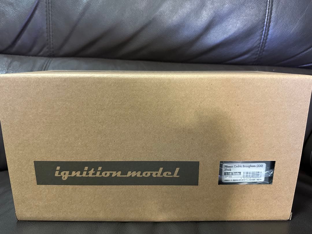 1/18 イグニッションモデル 330 セドリック 黒 ignition