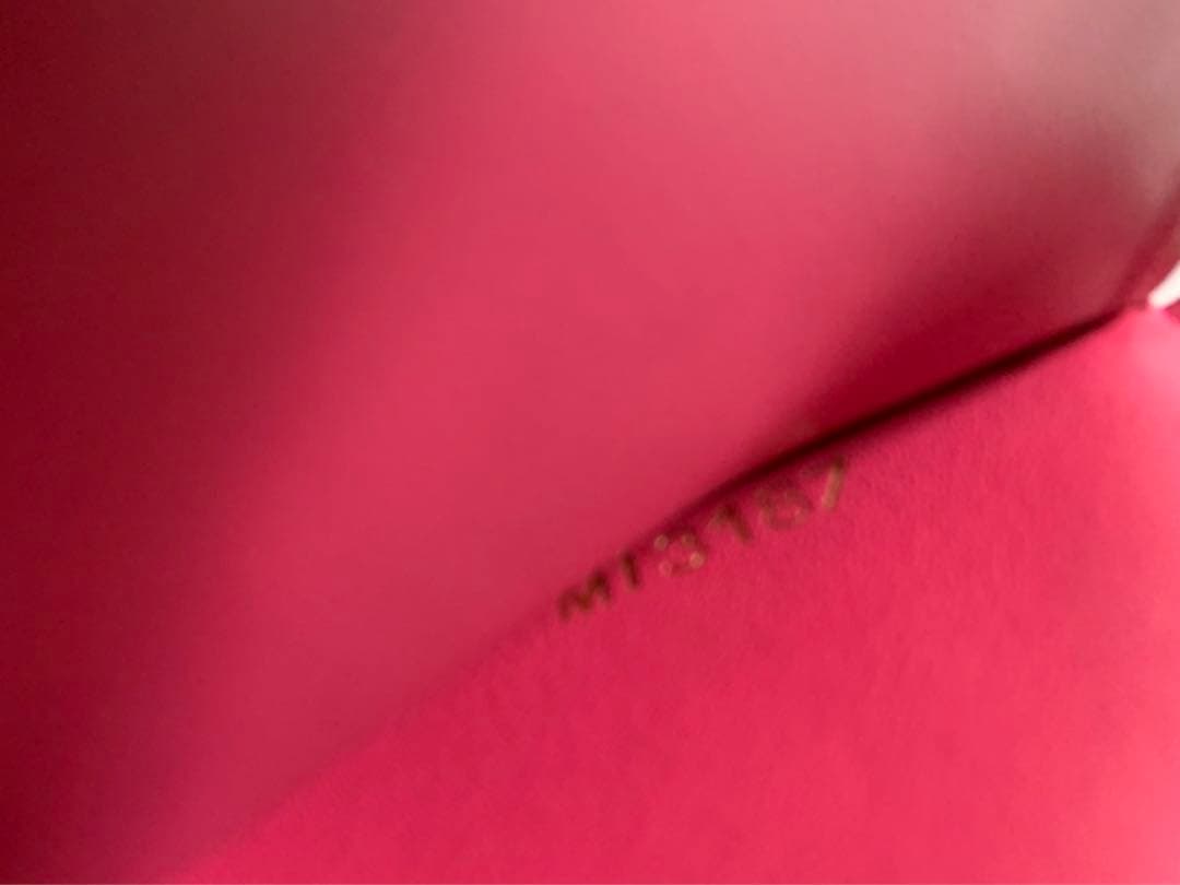 LOUIS VUITTON ルイ・ヴィトン　カプシーヌ　コンパクト　三つ折り財布