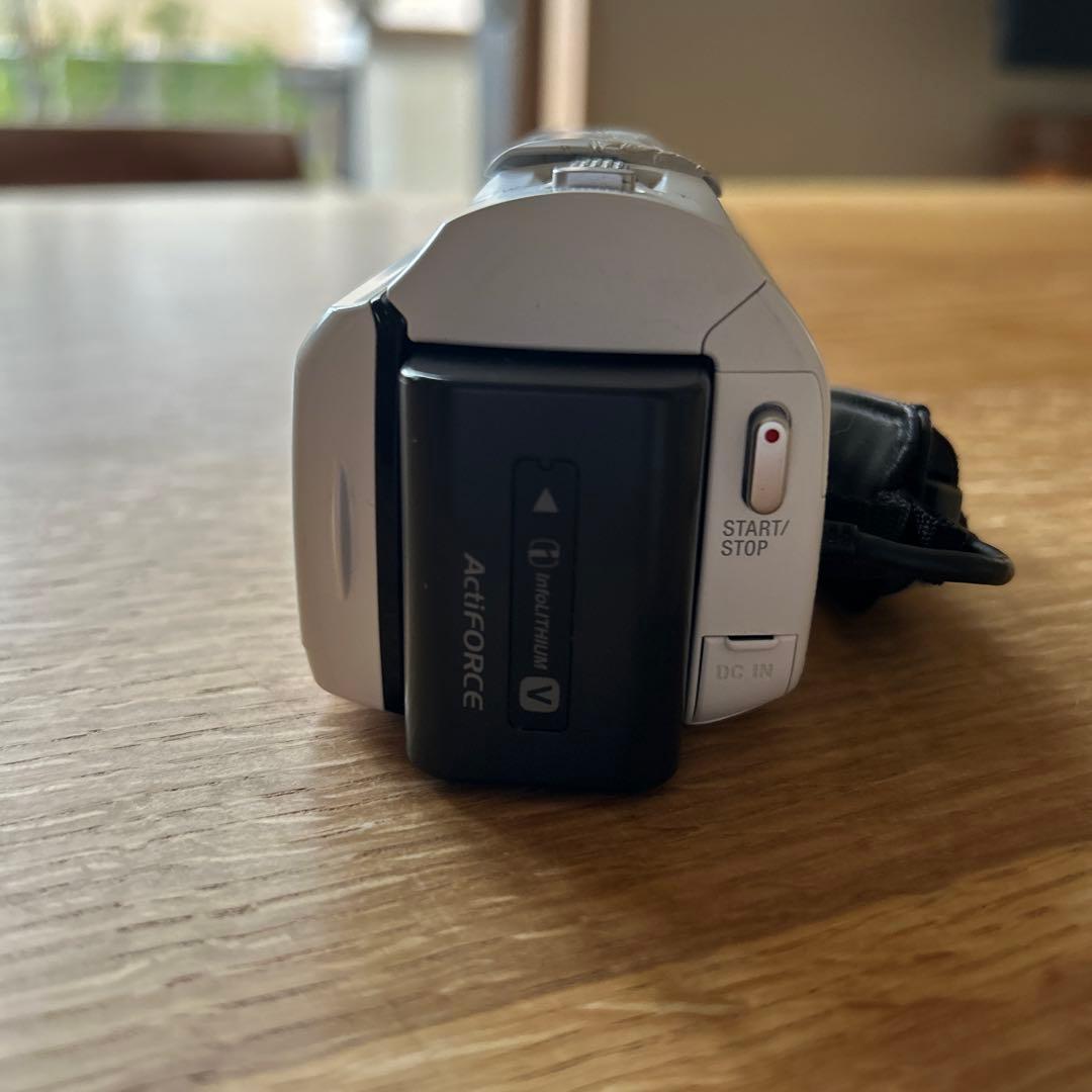 ソニー ハンディカム HDR-PJ670 バッテリー2個 HDMIケーブル付き