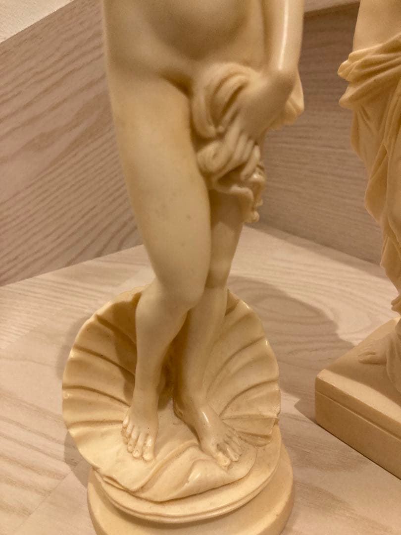 アイボリー　イタリア　女性像彫刻3体セット