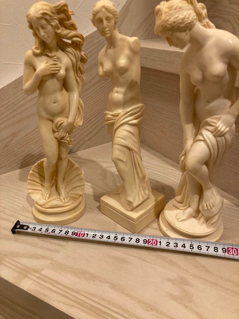アイボリー　イタリア　女性像彫刻3体セット