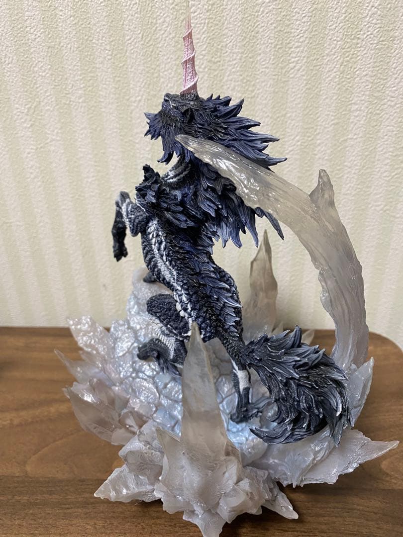 麒麟　亜種　クリエイターズモデル　フィギュア　CAPCOM