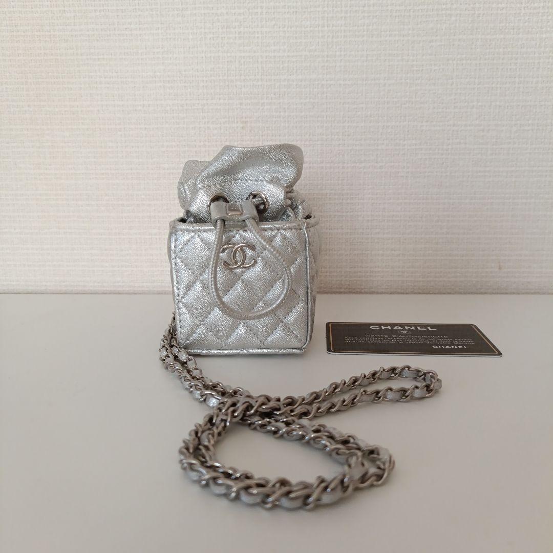 CHANEL シャネル シルバー キルティング バッグ ノベルティ