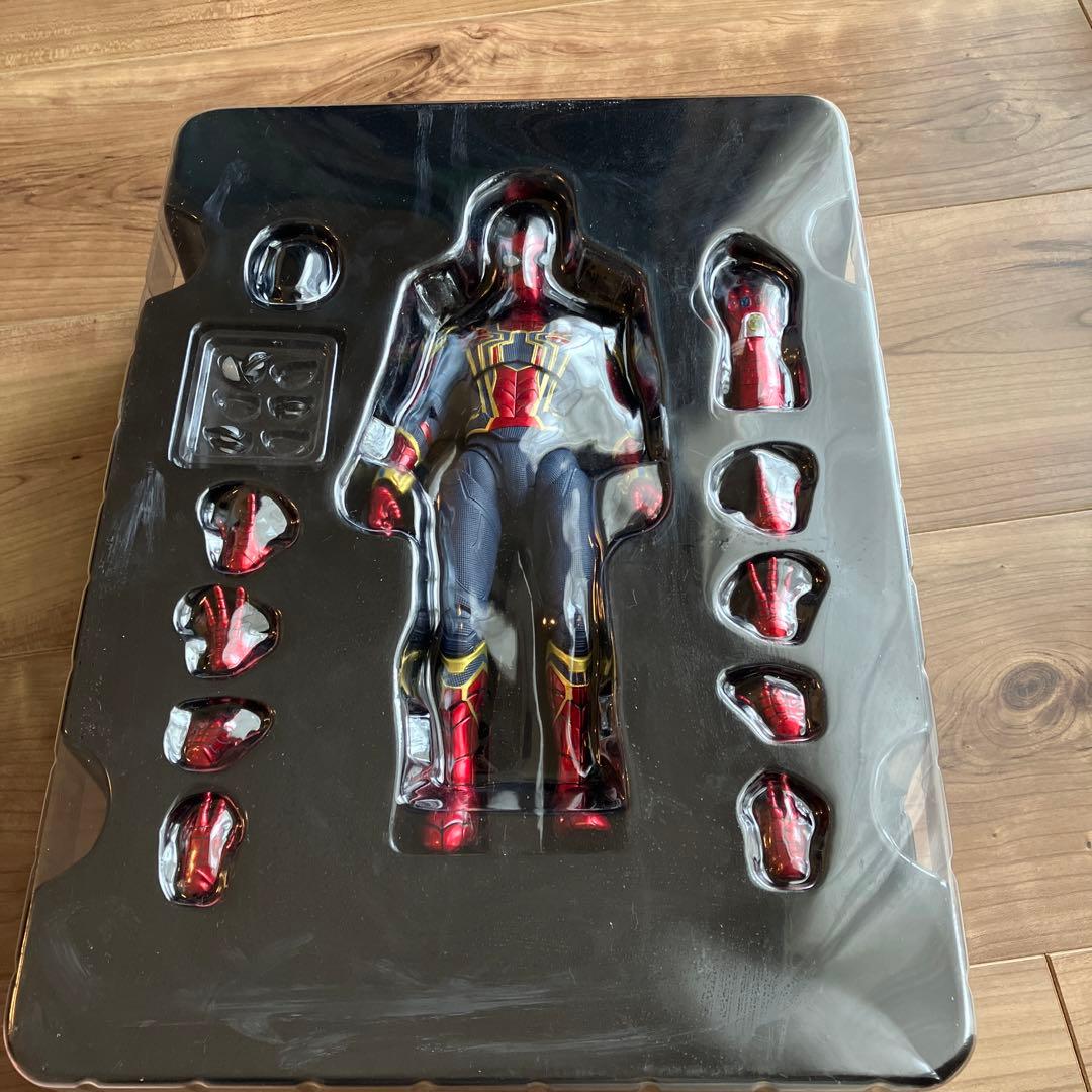 IRON SPIDER スパイダーマン　1/9 SCALE