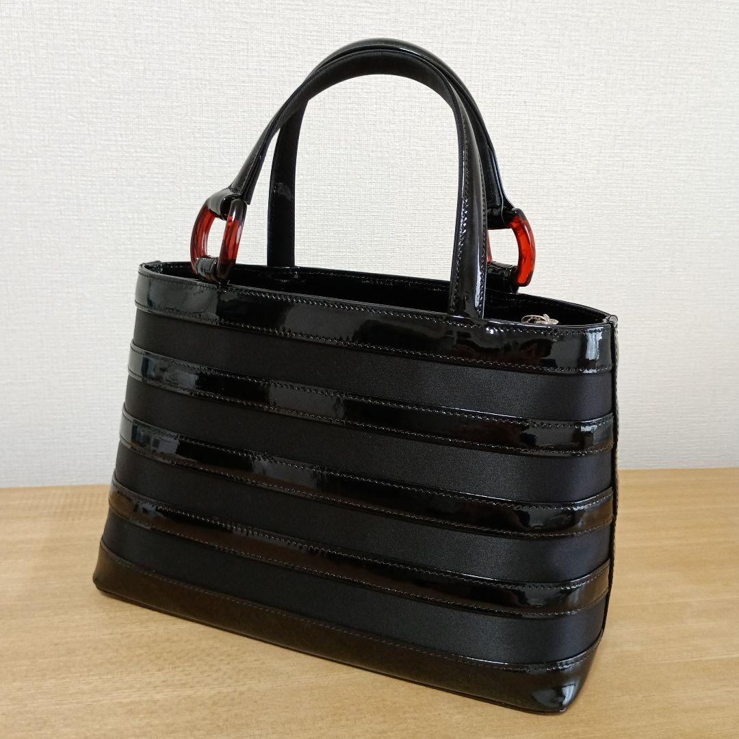 【和光】エナメルバッグ　ブラック