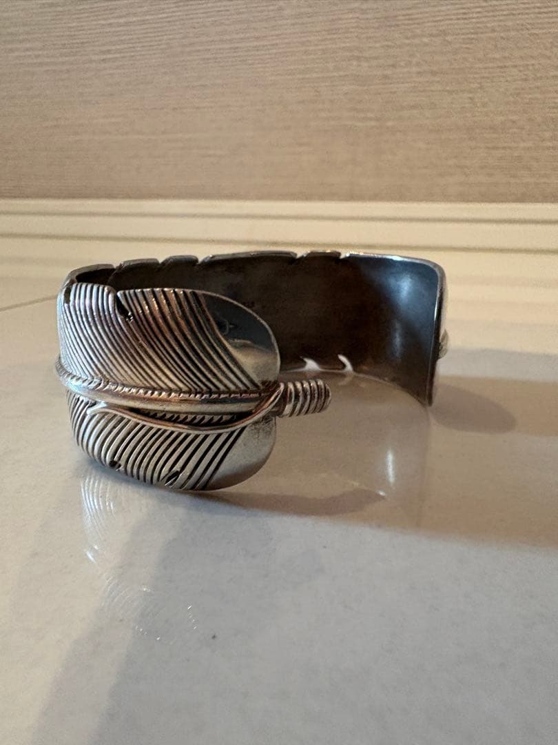 【24時間限定特価】ハーヴィーメイス　フェザーバングル 25mm