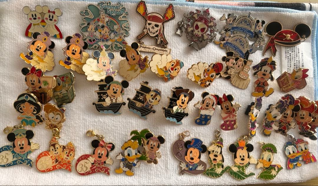 ディズニー　パーク限定　ピンバッチ　（周年もの有）カリフォルニアディズニー