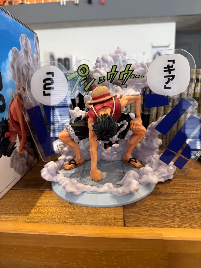 ワンピース　フィギュア　ルフィギア2 開封品　箱有り アクリル付き　おまけ＋１枚