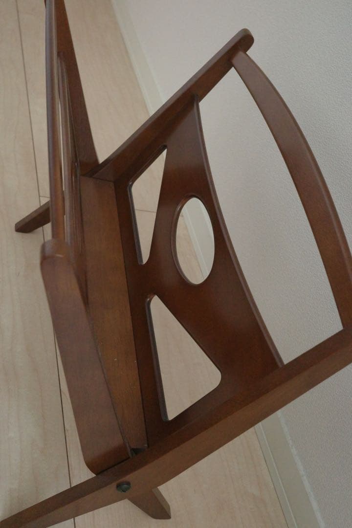 【カリモク60】 マガジンラック