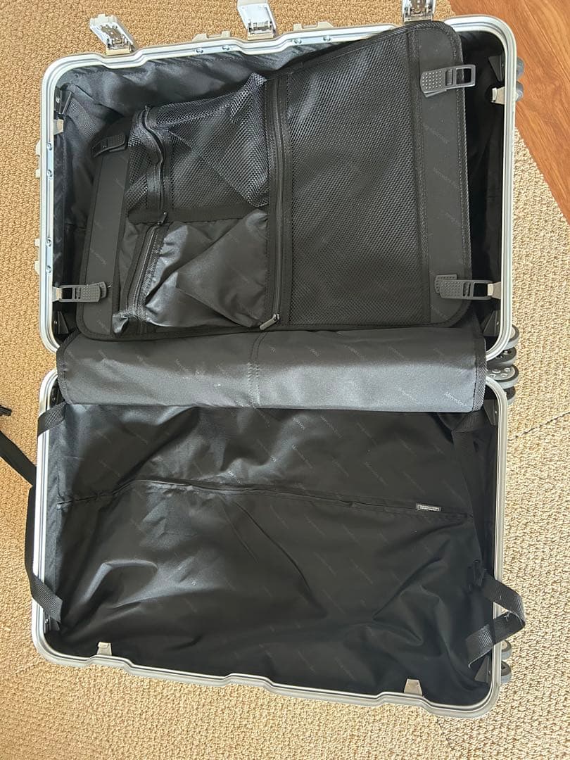 メルセデスベンツ　オリジナル　アルミ キャリーケース　スーツケース　65L