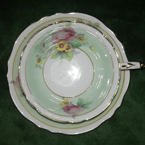 パラゴン ホワイト＆ペールグリーン カップ＆ソーサー ハマースレイ