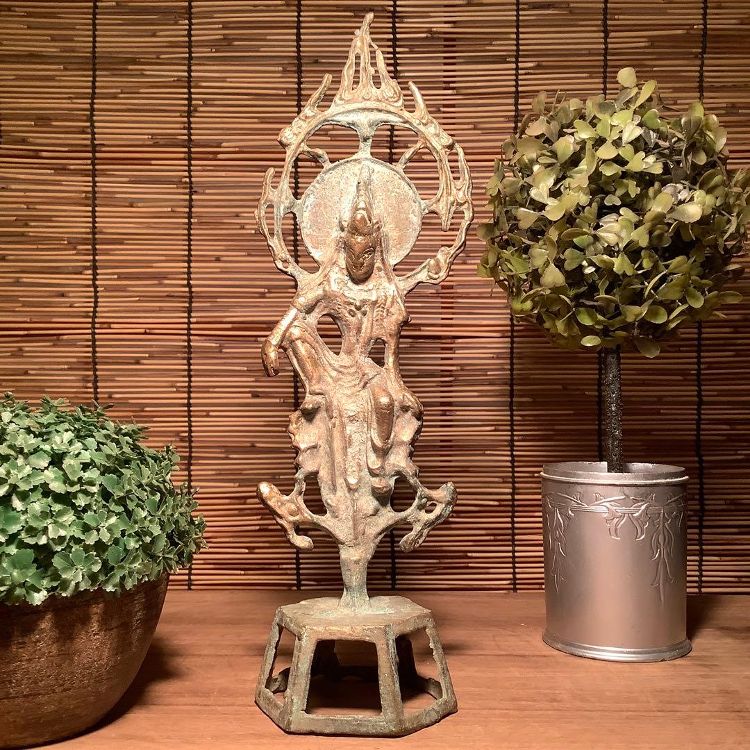 中国・大唐期「秘仏・観自在菩薩坐像」唐王朝・中国大唐国・六角座・￼￼鍍金青銅