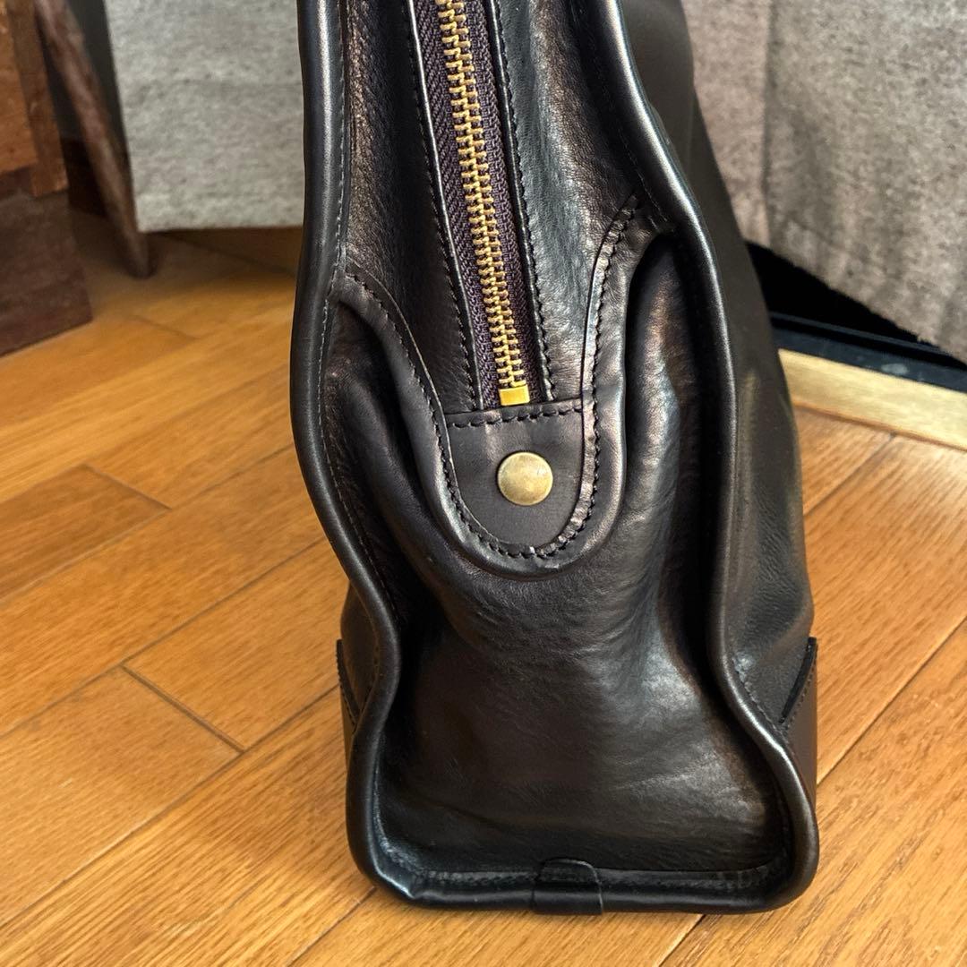 Felisiレザーブリーフケース