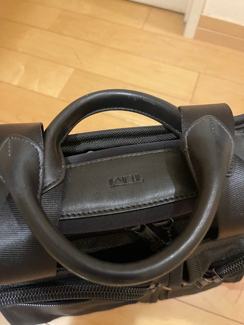 ら*ア様 TUMI ビジネスバッグ ブラック 多ポケット
