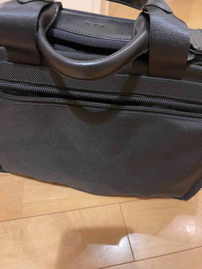 ら*ア様 TUMI ビジネスバッグ ブラック 多ポケット