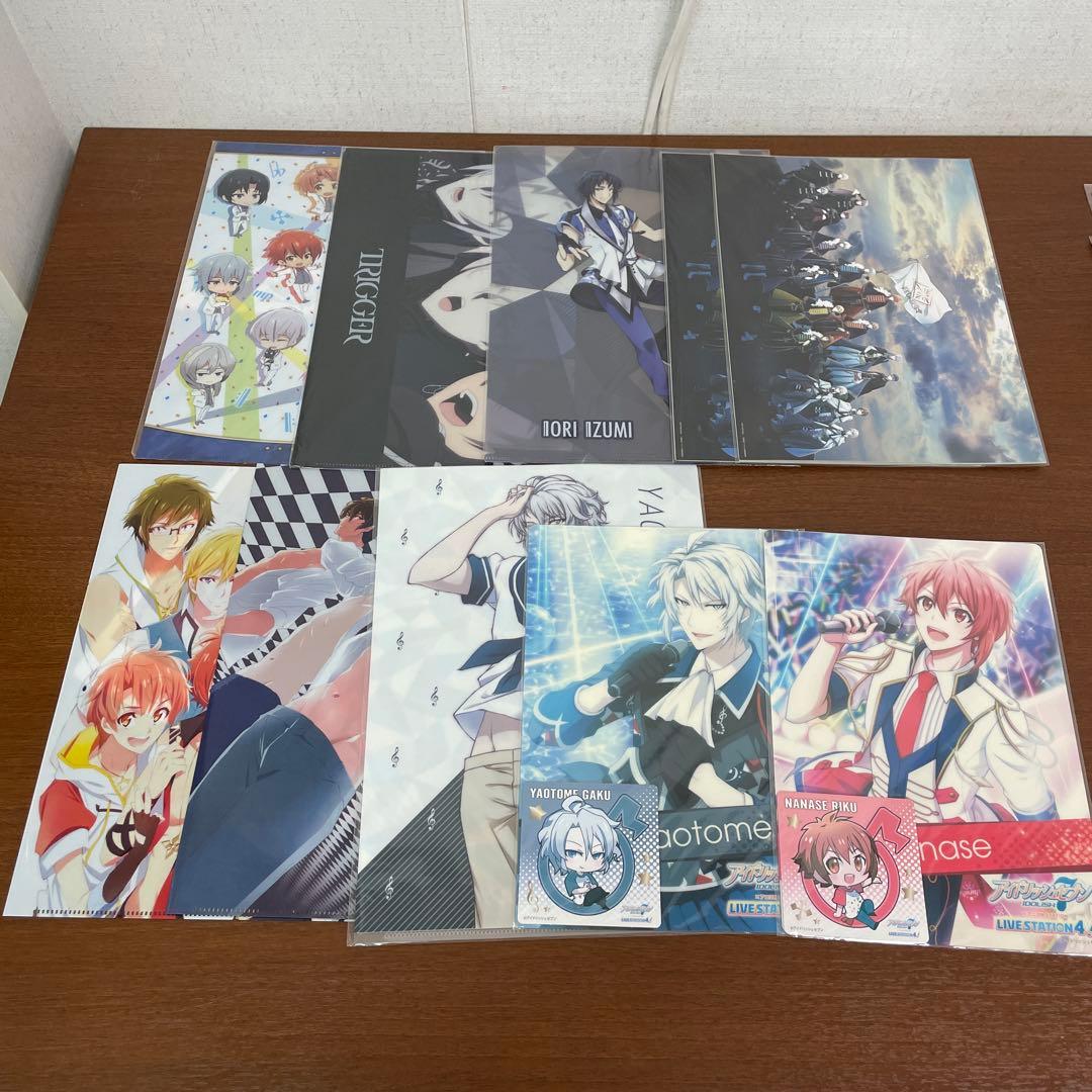 ❶③アイナナ ウエハースカード メタルカード 缶バッジ グッズまとめ売り