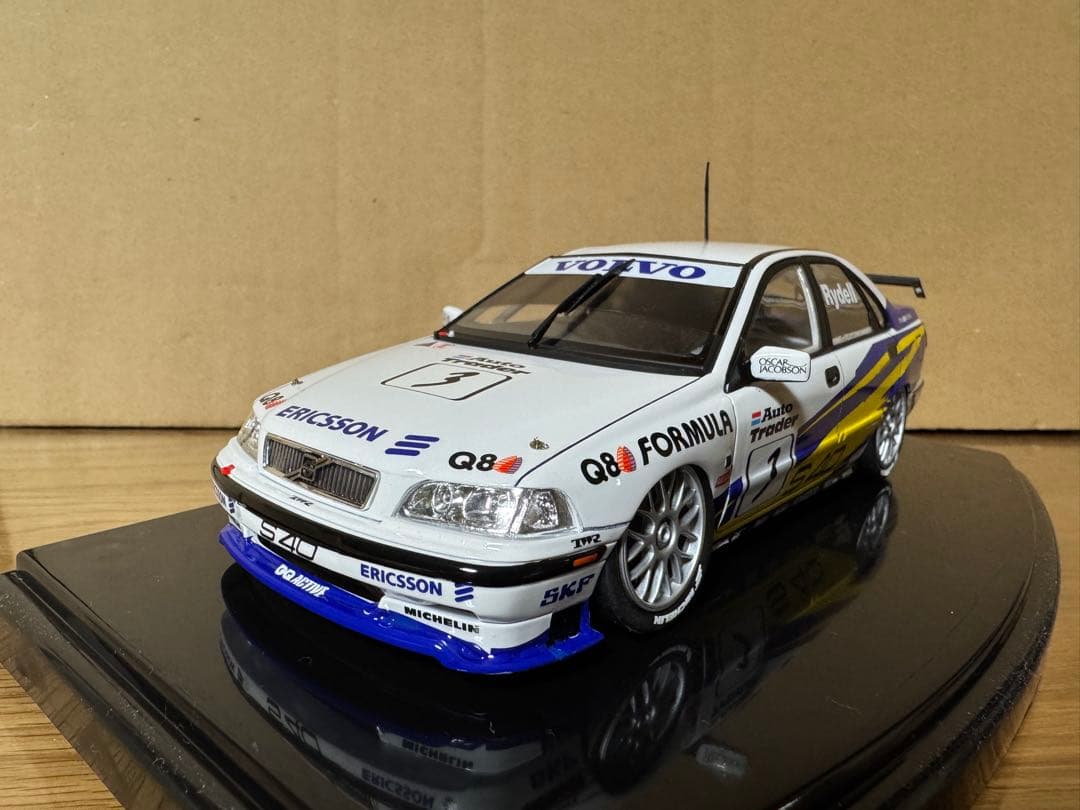 プラッツ 1/24 ボルボ S40 1997 BTCC ウィナー 塗装済み完成品