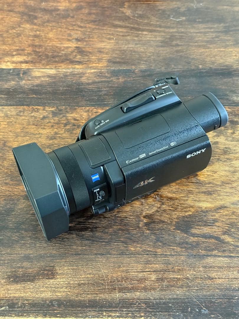 SONY FDR-AX700 4K ハンディカム　256GBメモリカード２枚付き