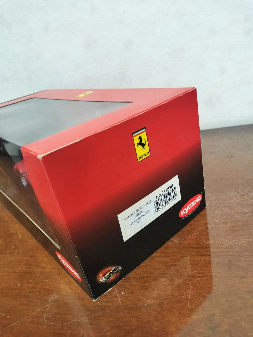京商1/18フェラーリ328GＴＢ（1988）レッド