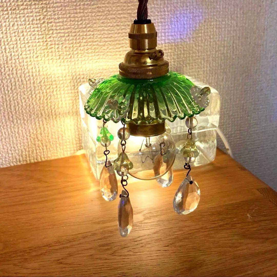 ミニシャンデリア　１９世紀　ウランガラス　フランス　超ミニシェード