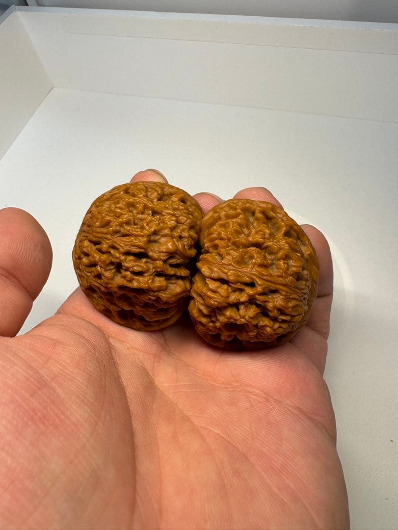 希少文玩核桃 南疆石 極太楞特徴