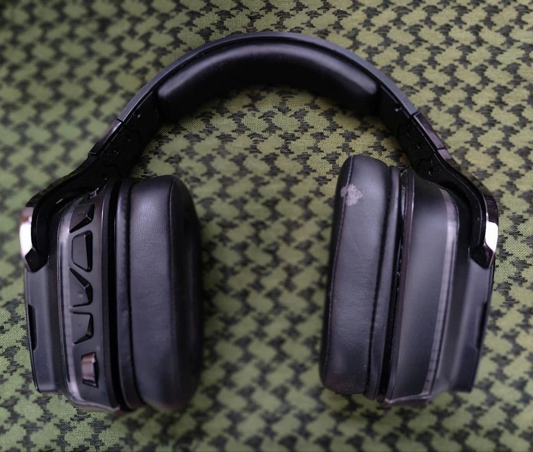 ヘッドホン Logicool G933S