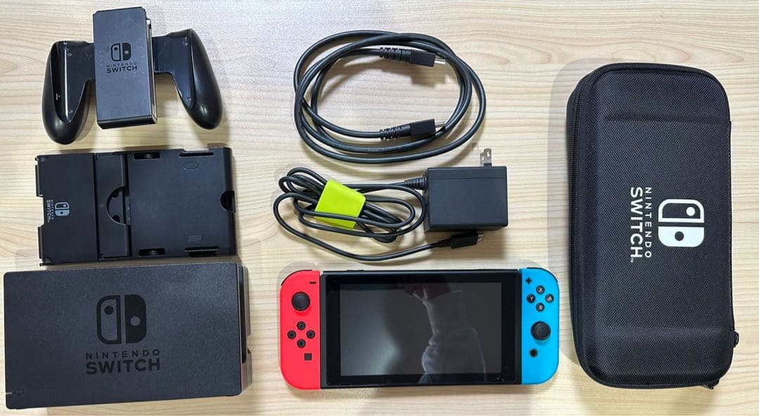 【美品】Nintendo Switch 本体 64G SDカード付き