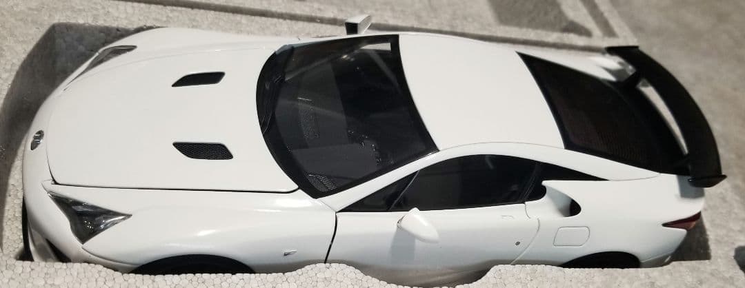 【新品未使用】1/18 オートアート レクサス LFA ニュルブルクリンクP