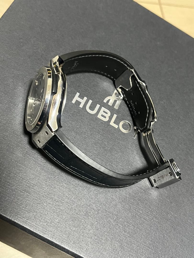 本日限定価格　HUBLOT ウブロ クラシックフュージョン